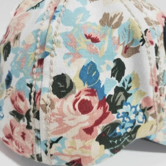 Robin Ruth  Keukenhof Quilted Floral Snapback Womans Hat. - Picture 4 of 6